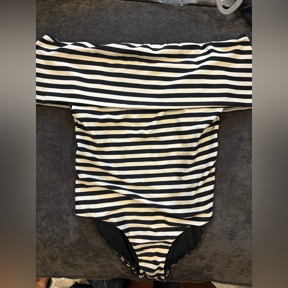 Rachel Black and White Garment - Picture 1 of 3